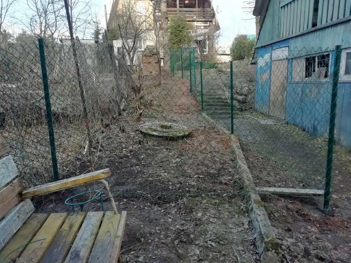 Забор из сетки рабицы в натяг с протяжкой арматуры 18 метров