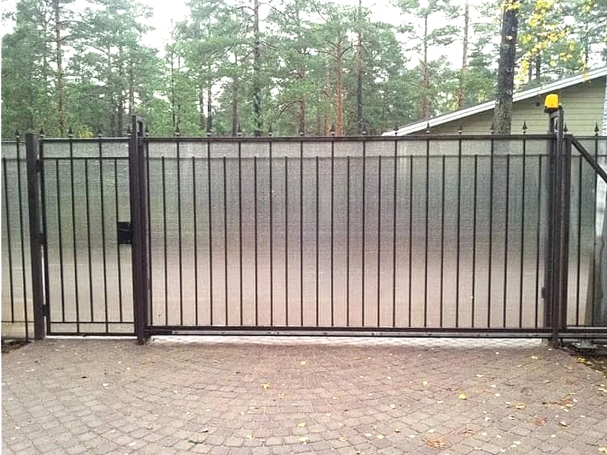 Откатные ворота из поликарбоната с автоматикой