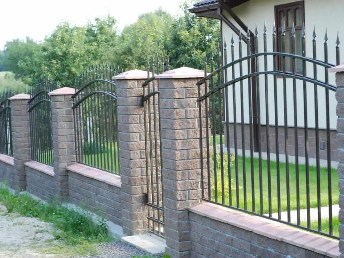 Металлический секционный сварной забор 80 метров