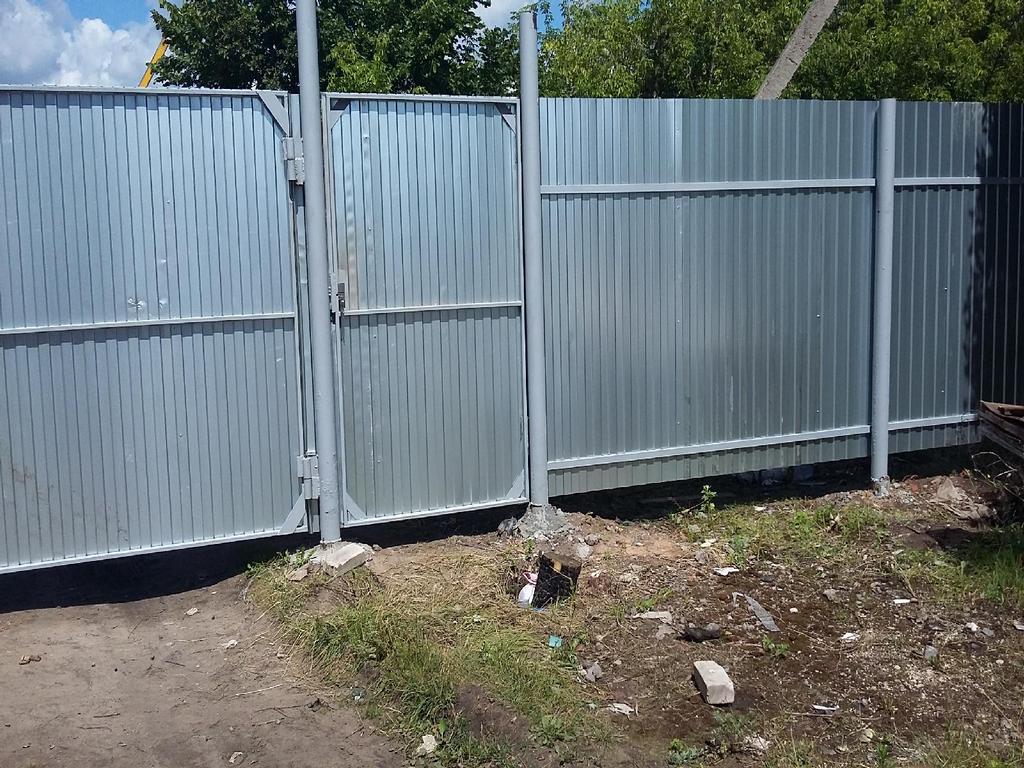Забор из профнастила с бетонированием столбов 86 метров