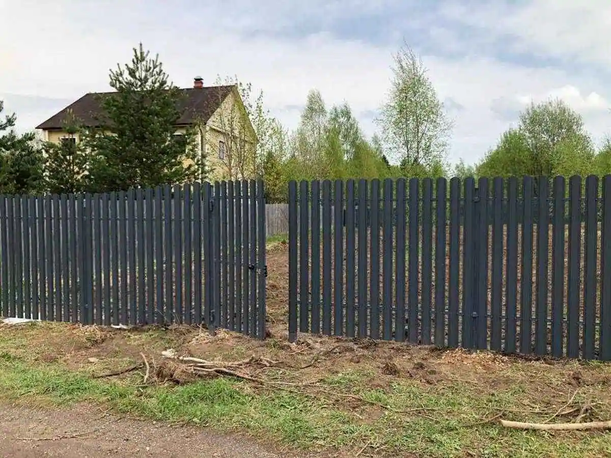 Забор из евроштакетника 84 метра