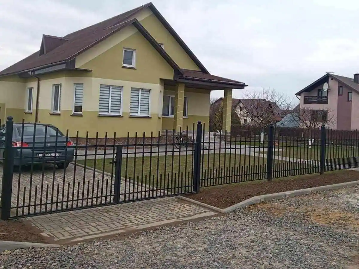 Сварной забор с распашными воротами 55 метров