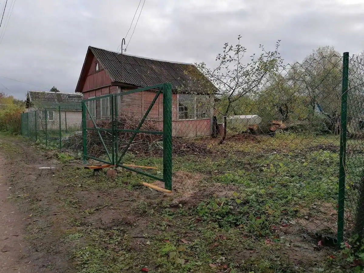 Заборы из сетки рабицы с бетонированием столбов 70 метров