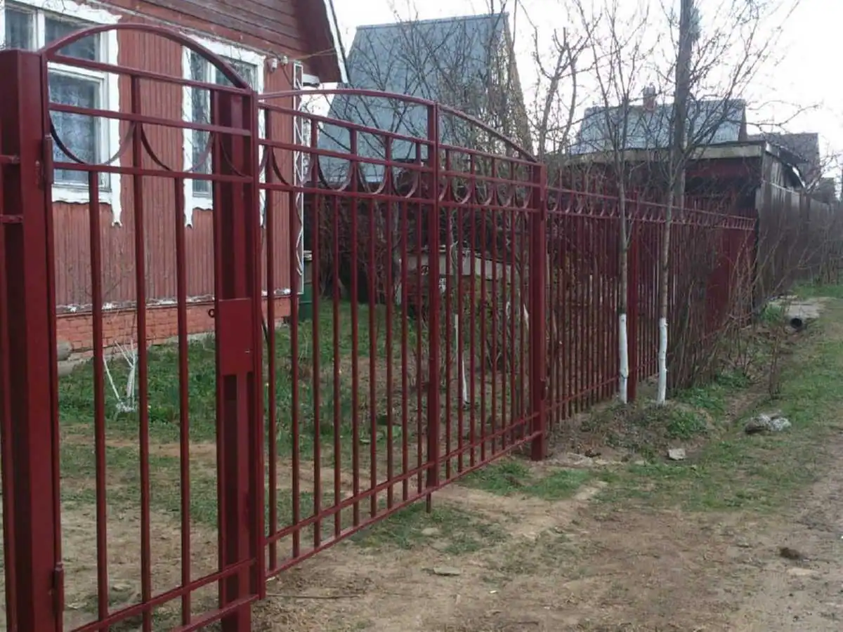 Сварной забор с распашными воротами 40 метров