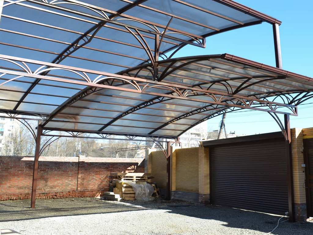 Навес для дома пример 11