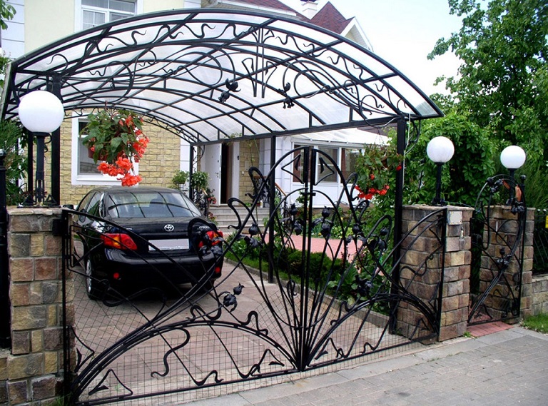 Кованый навес пример 9
