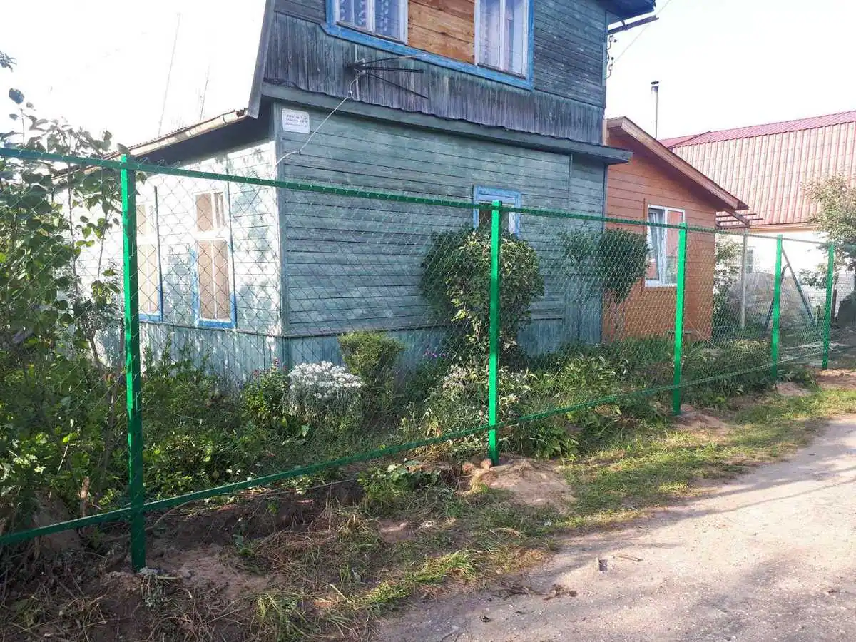 Забор из сетки рабицы на профильном каркасе 15 соток