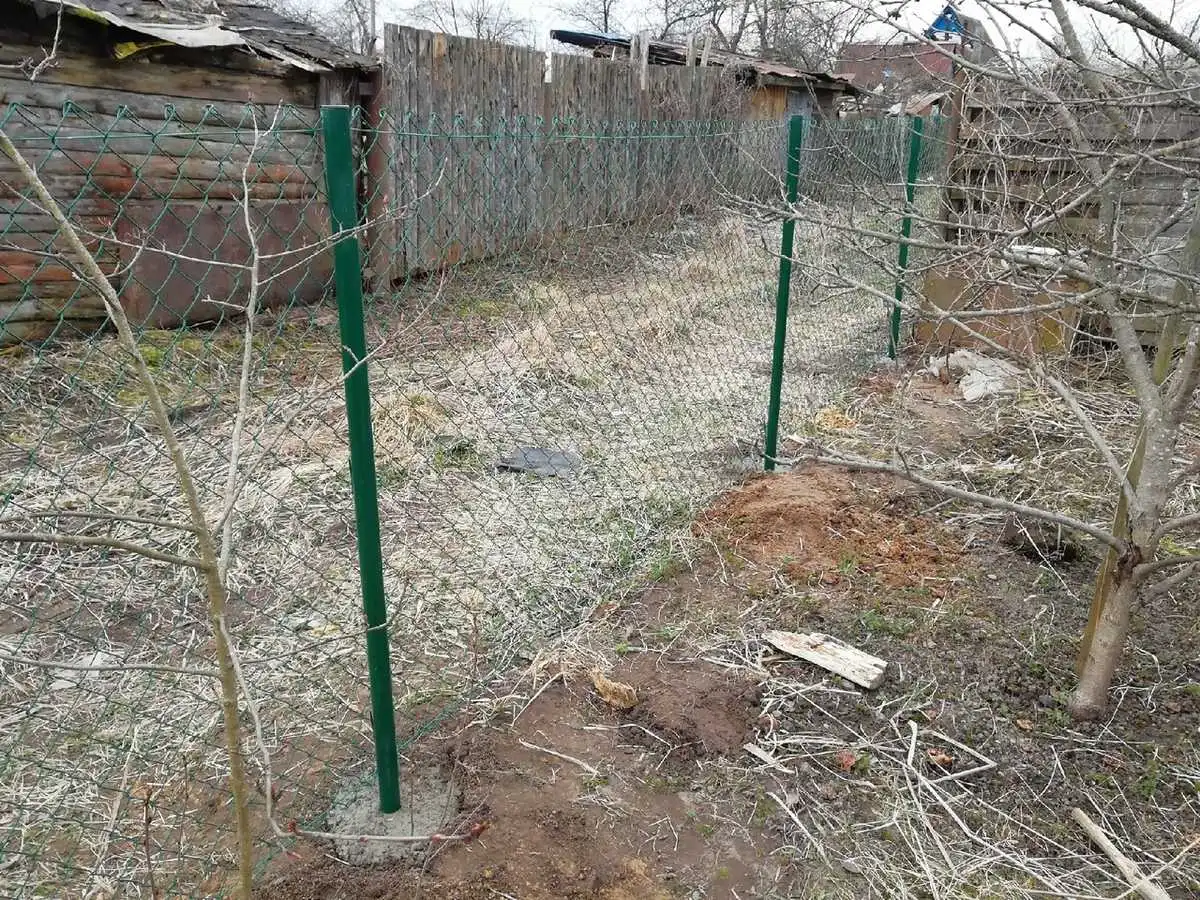 Забор из сетки рабицы с проволокой 45 метров