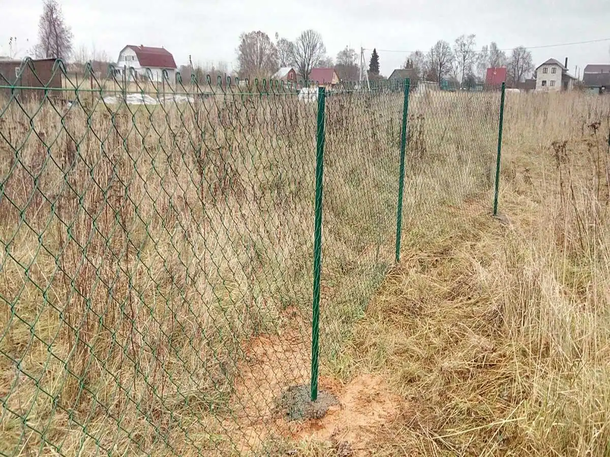 Забор из сетки рабицы с проволокой 129 метров