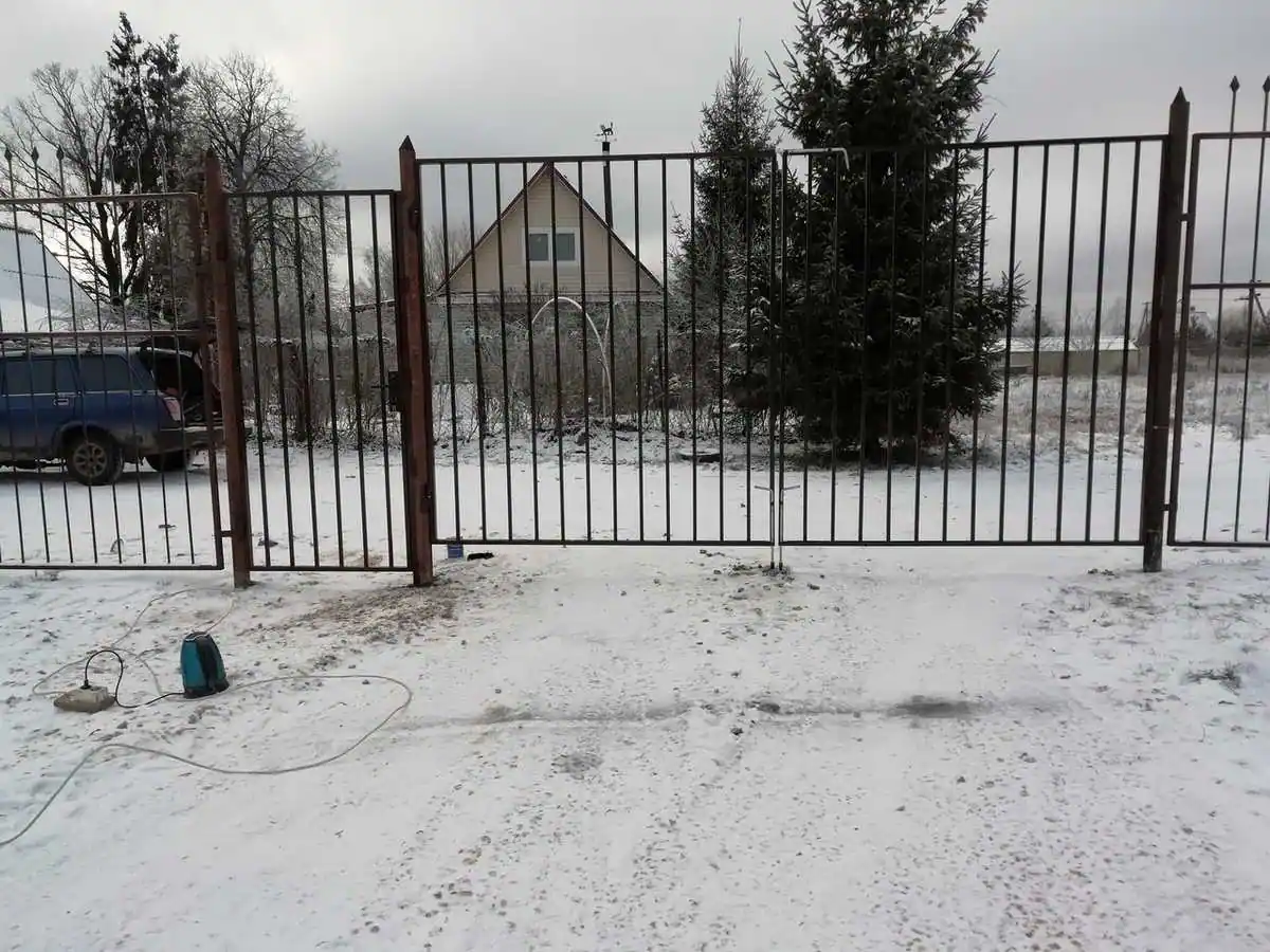 Сварной забор с распашными воротами 74 метра