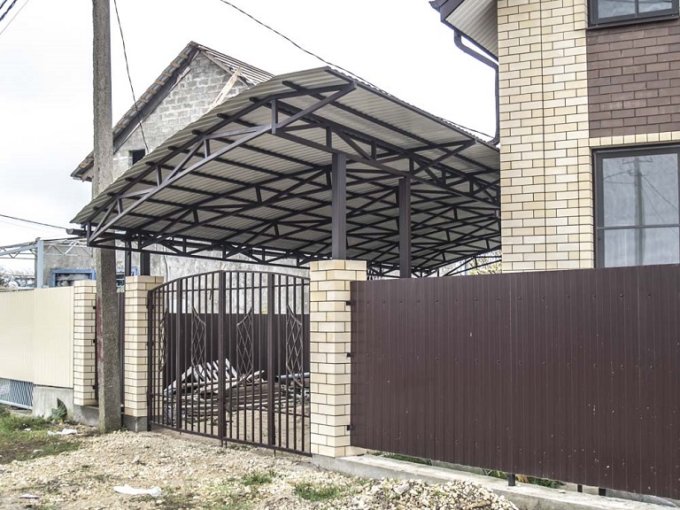 Металлический навес пример 7