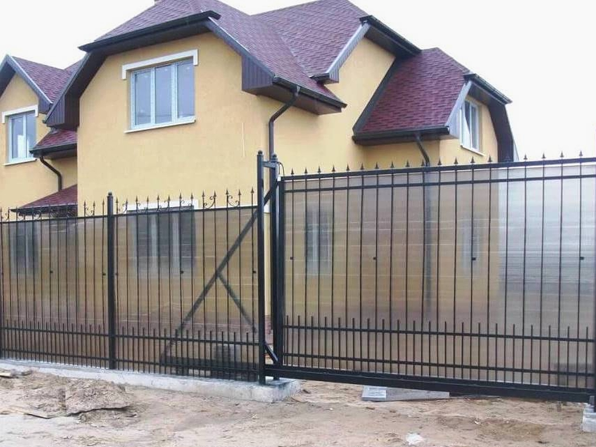 Ворота откатные из поликарбоната на автоматике