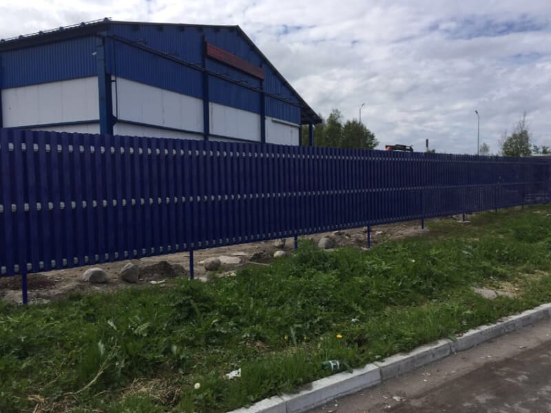 Забор из евроштакетника с бетонированием столбов 240 метров