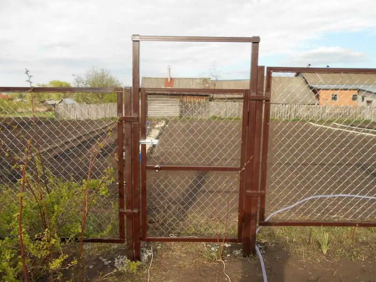 Забор из сетки рабицы в натяг секционный 128 метров