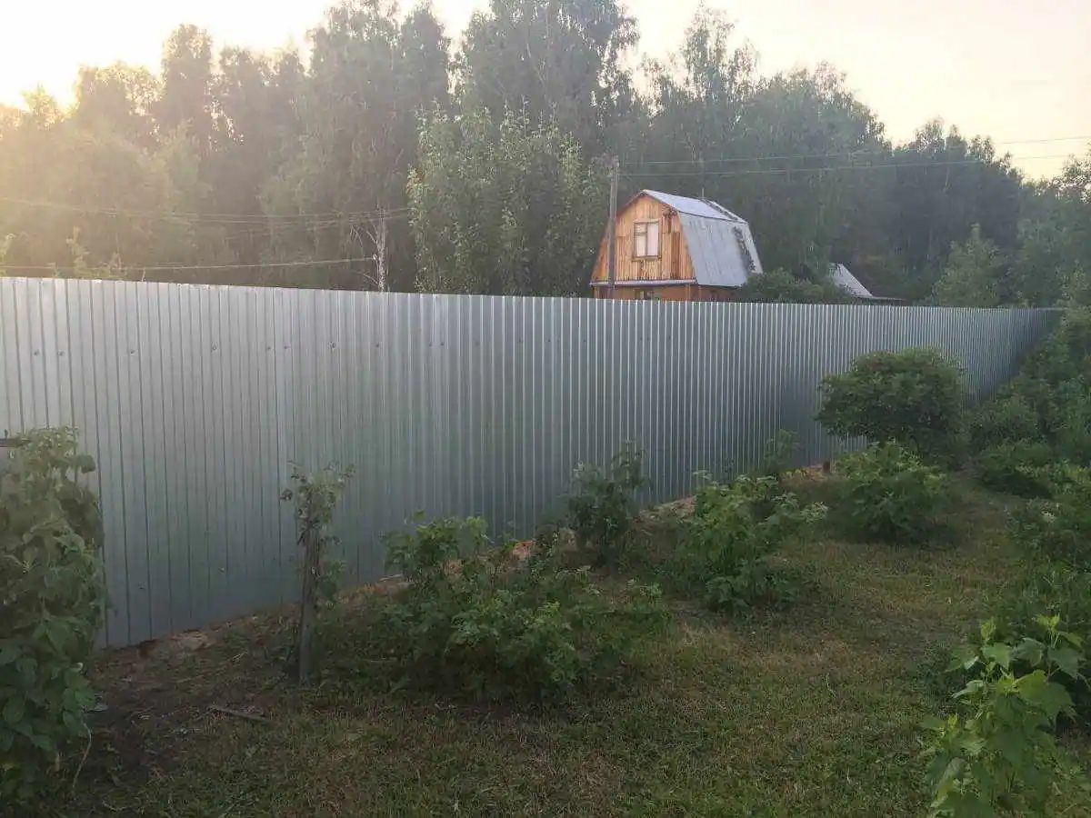 Оцинкованный забор из профнастила 85 метров