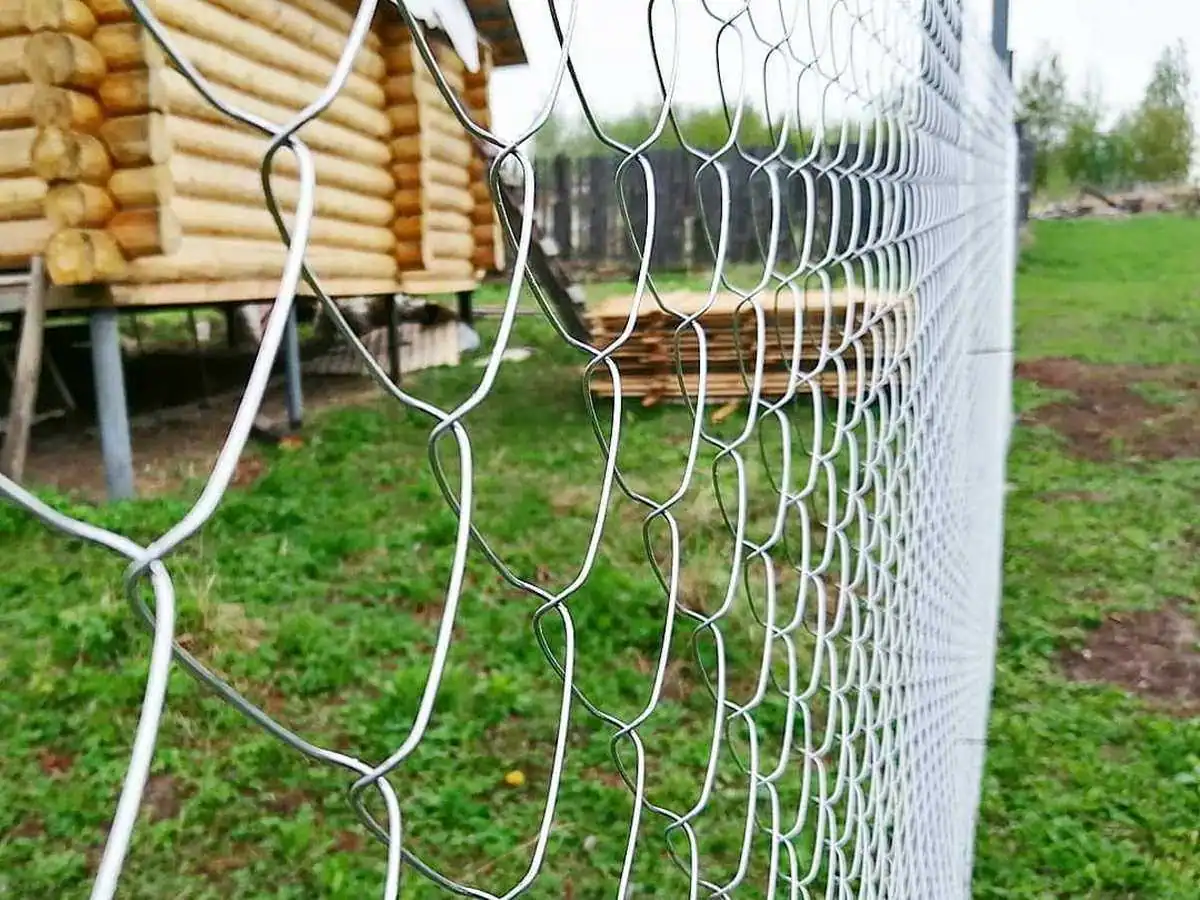 Забор из сетки рабицы в натяг 6 соток