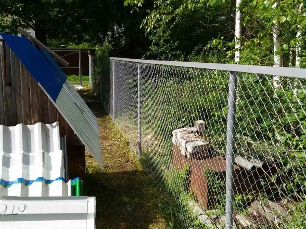 Забор из сетки рабицы на профильном каркасе 73 метра