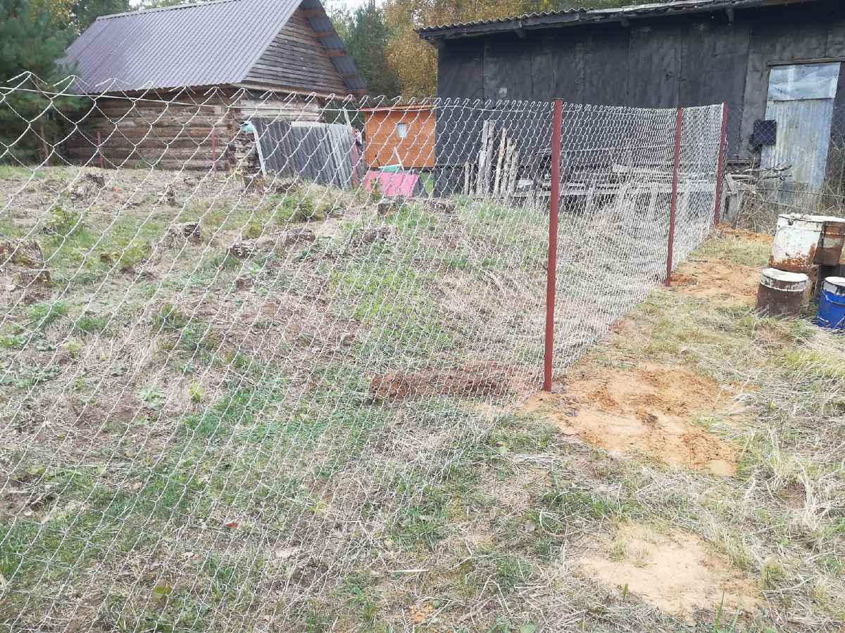 Забор из сетки рабицы в натяг с протяжкой арматуры 80 метров