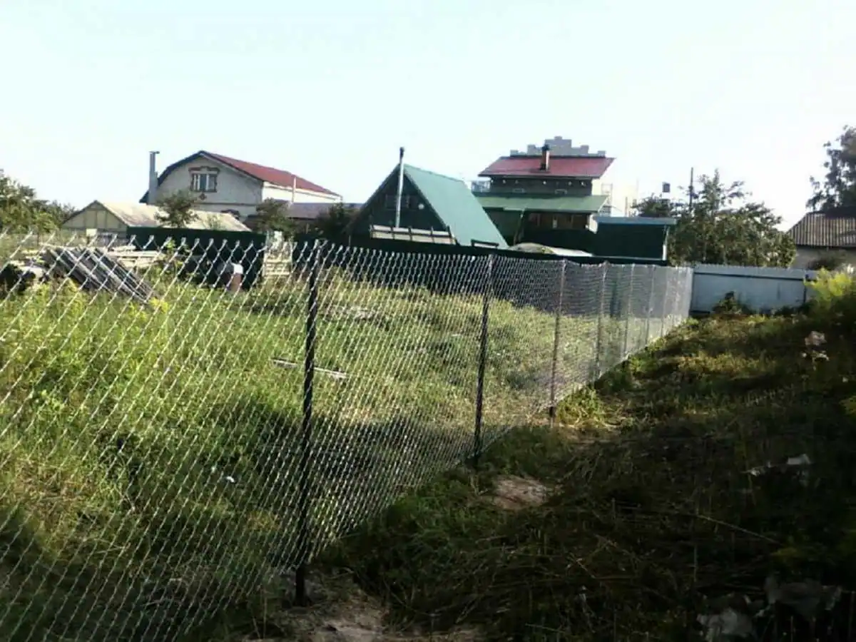 Забор из сетки рабицы в натяг 12 соток