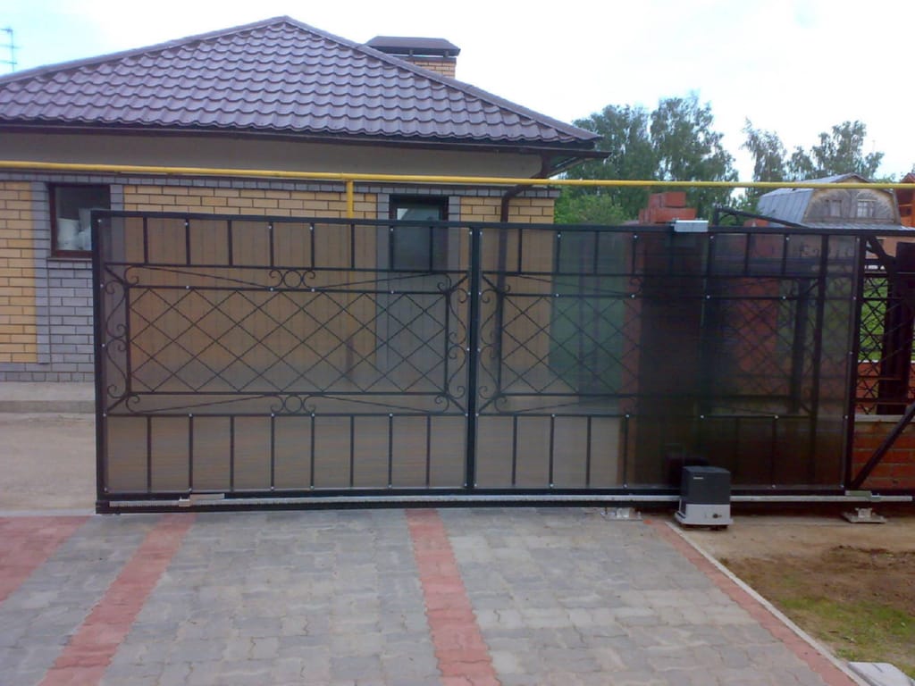 Откатные автоматические ворота из поликарбоната