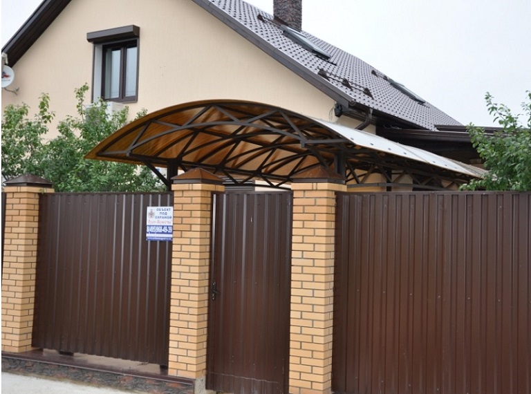 Навес для дома пример 7
