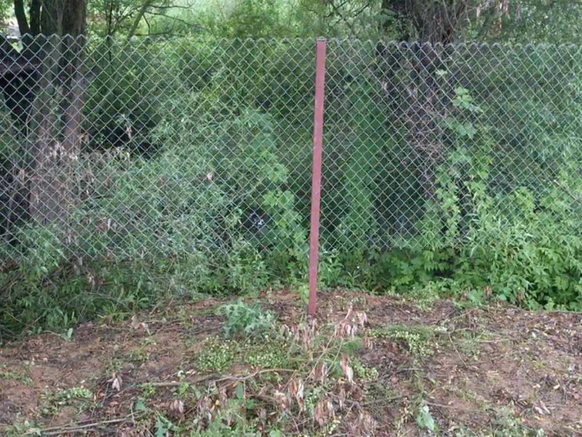 Забор из сетки рабицы в натяг 94 метра