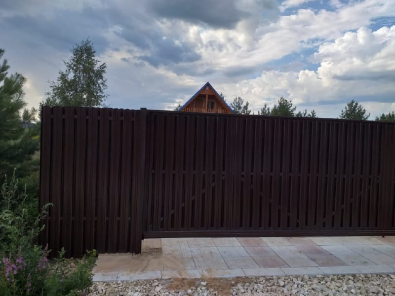 Забор из металлического штакетника 10 соток