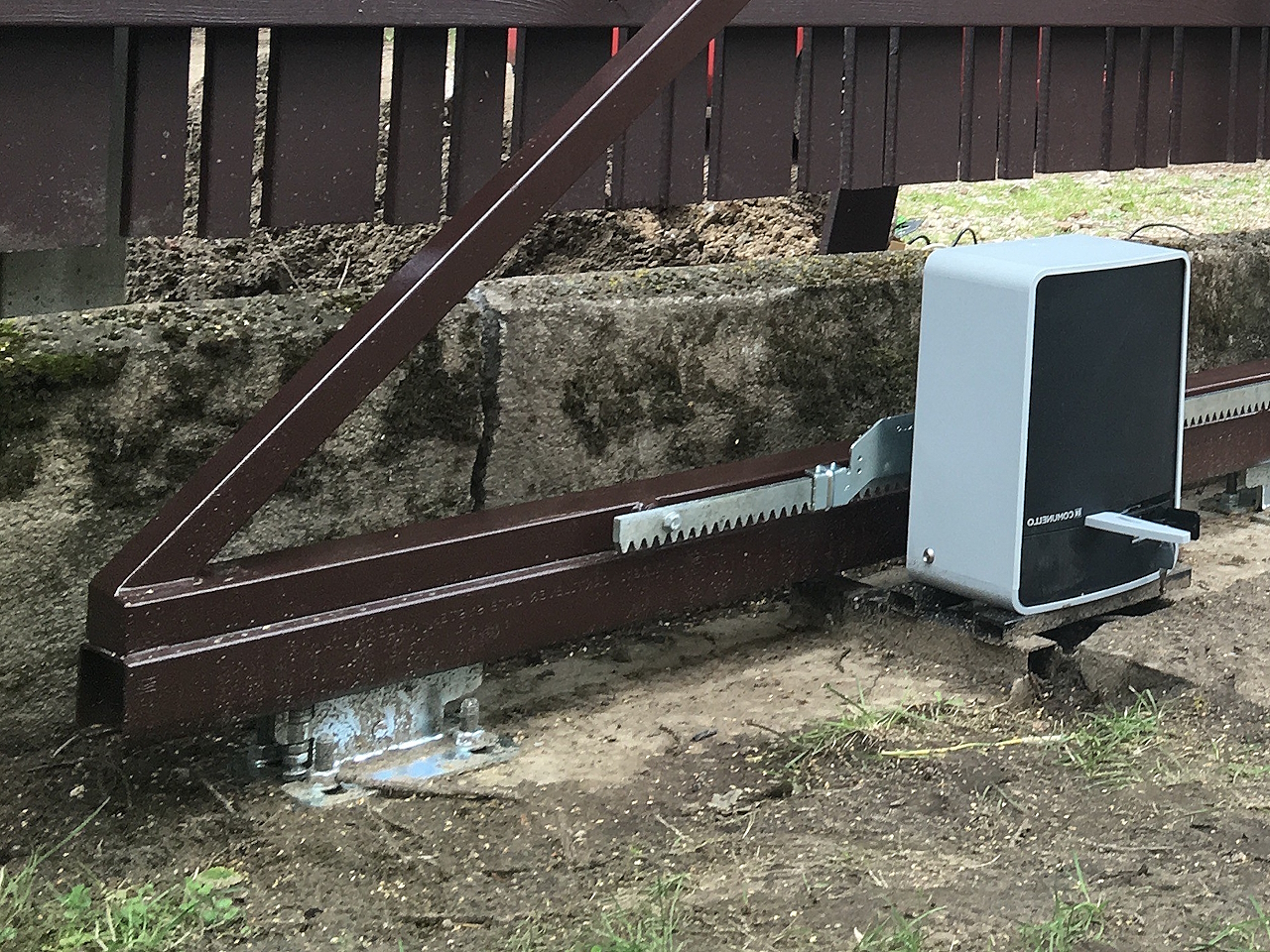 Ворота откатные из профнастила с автоматикой